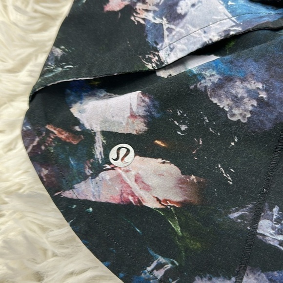 Lululemon Speed Up Short Long *4" Glacier Camo Starlight Multi / Black - Picture 6 of 6